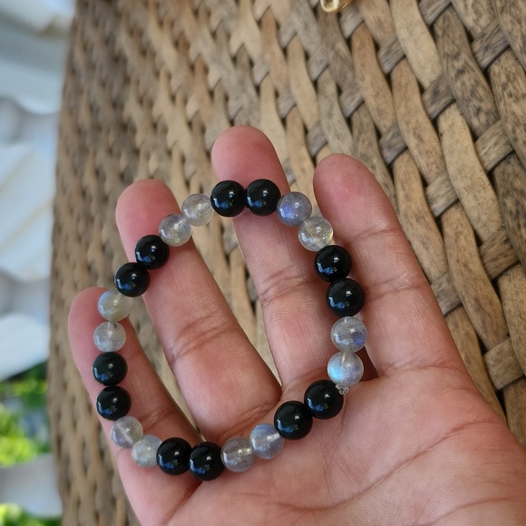 Handmade Authentic Rainbow Obsidian & Labradorite 6mm Bracelet - Picture 4 of 4